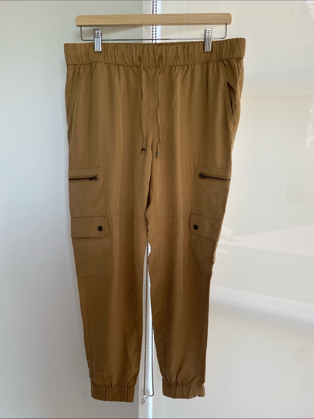 Banana Republic Tencel Cargo Joggers Utilitycore khaki tan womens size Medium